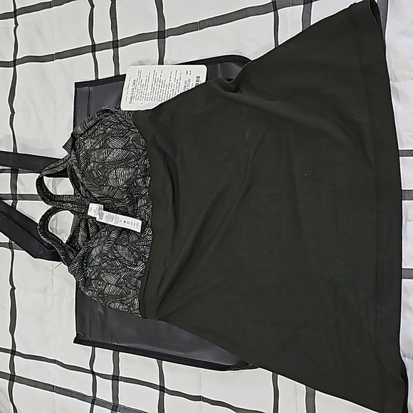 * NWT Lululemon Most Popular HARD-TO-FIND/DISCONTINUED Wrap It Up TANK 4 - Picture 1 of 5